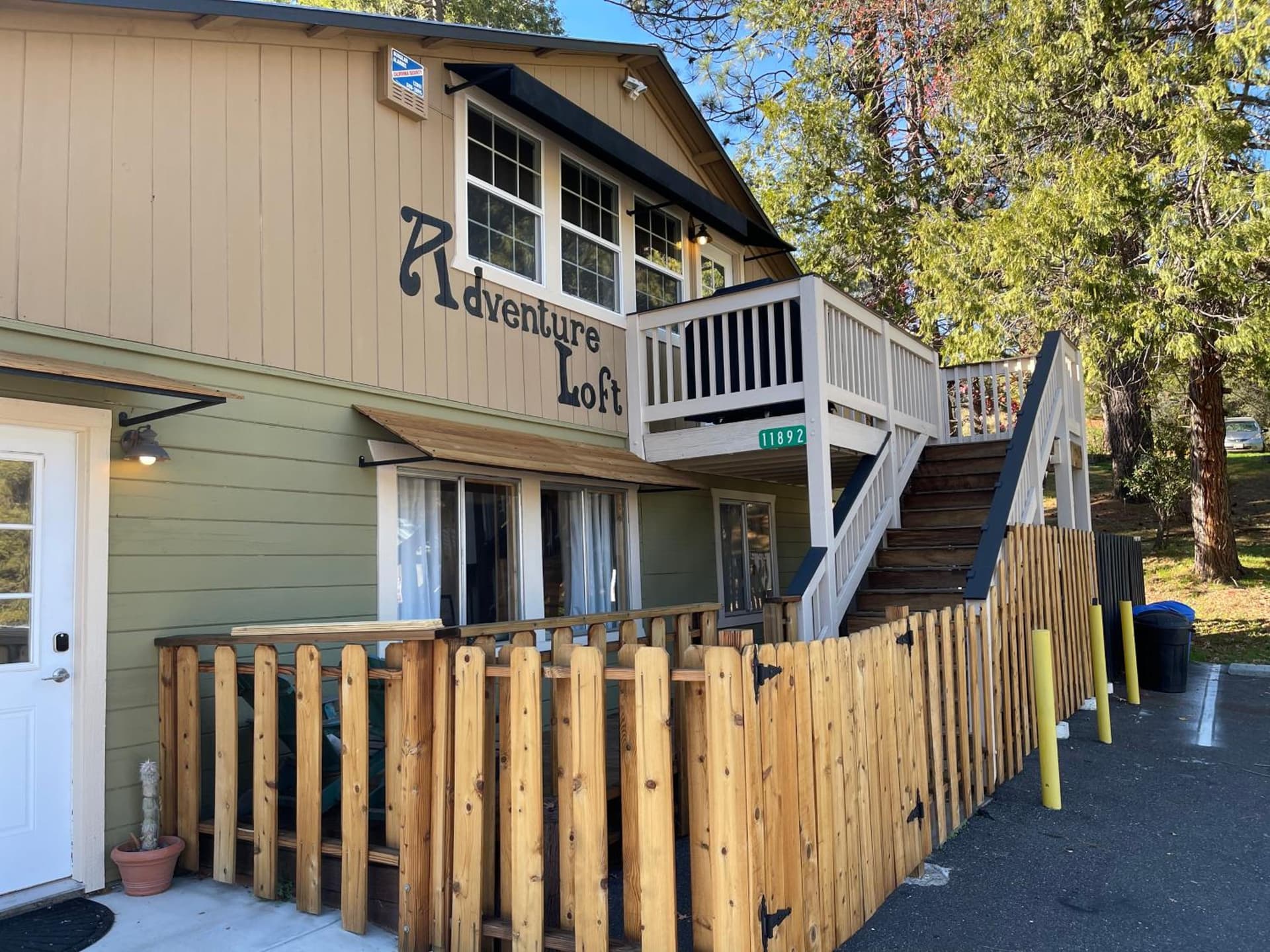 Yosemite Basecamp featured exterior or lobby in Groveland, CA — similar hotel