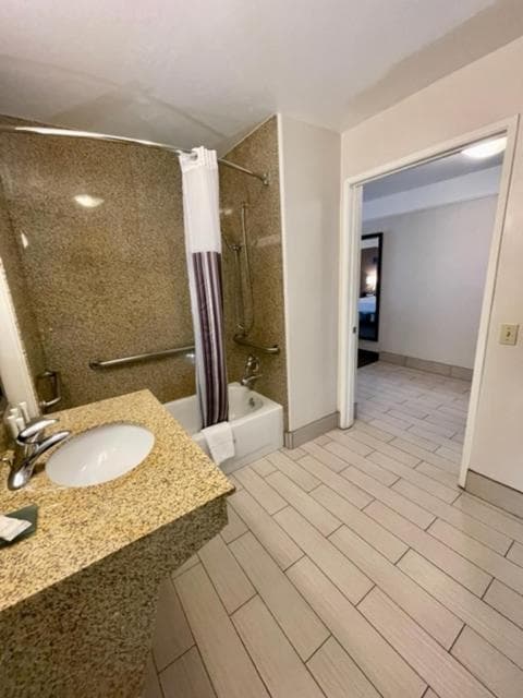 La Quinta by Wyndham Bakersfield North gallery photo in Bakersfield, CA — image 29
