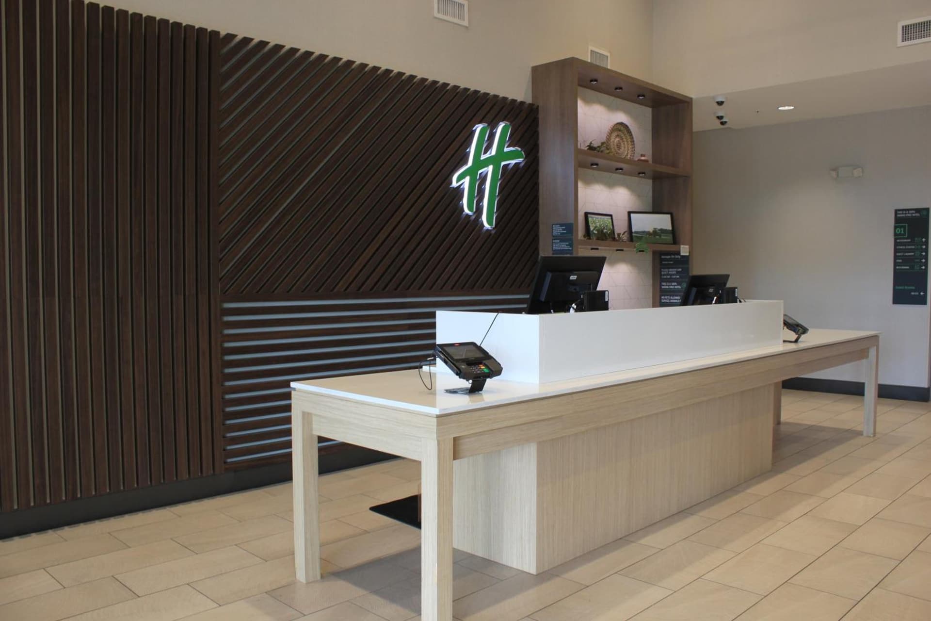Holiday Inn & Suites - Hopkinsville - Convention Ctr by IHG gallery photo in Hopkinsville, KY — image 7