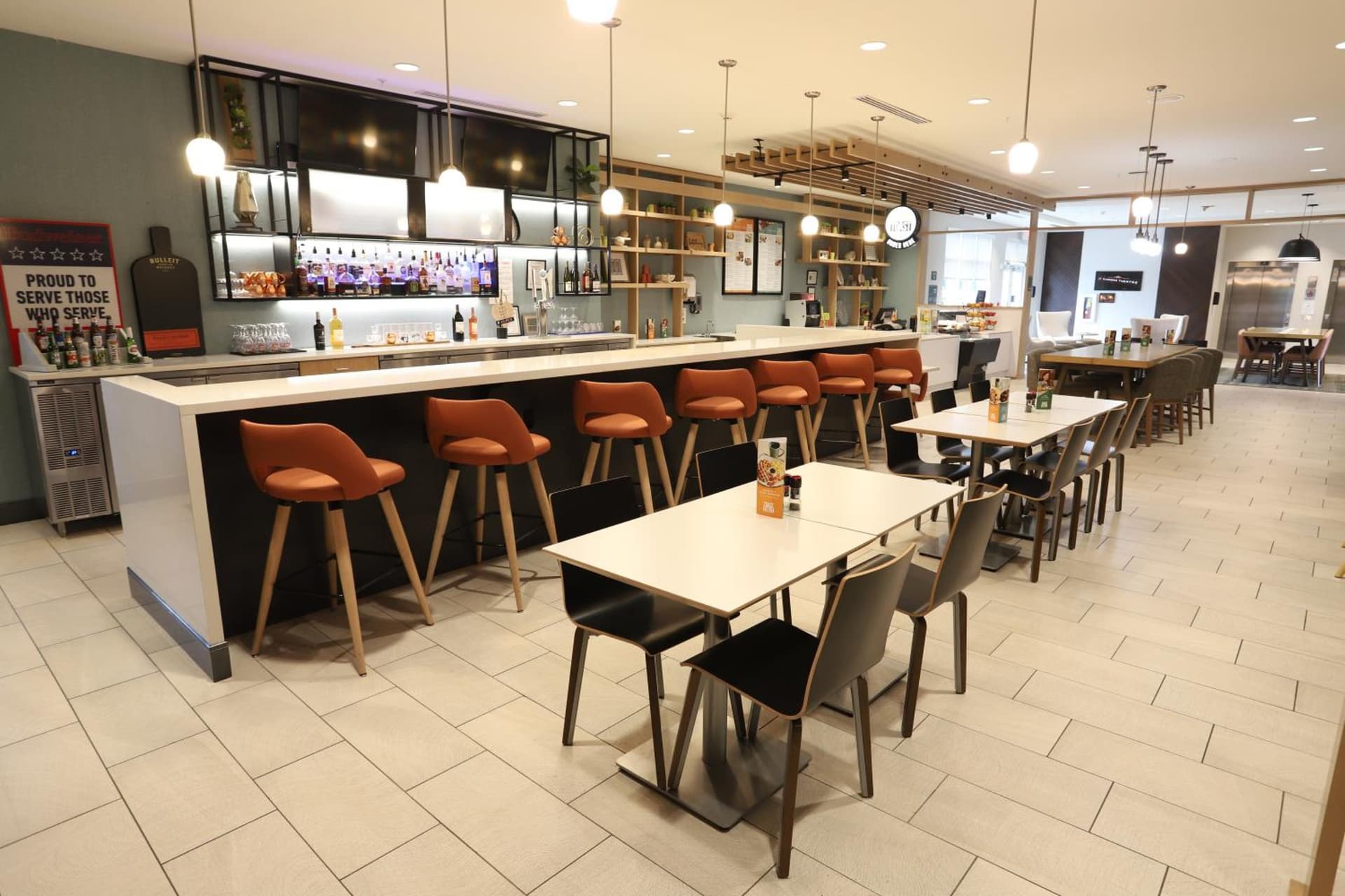 Holiday Inn & Suites - Hopkinsville - Convention Ctr by IHG interior in Hopkinsville, KY — gallery photo 2
