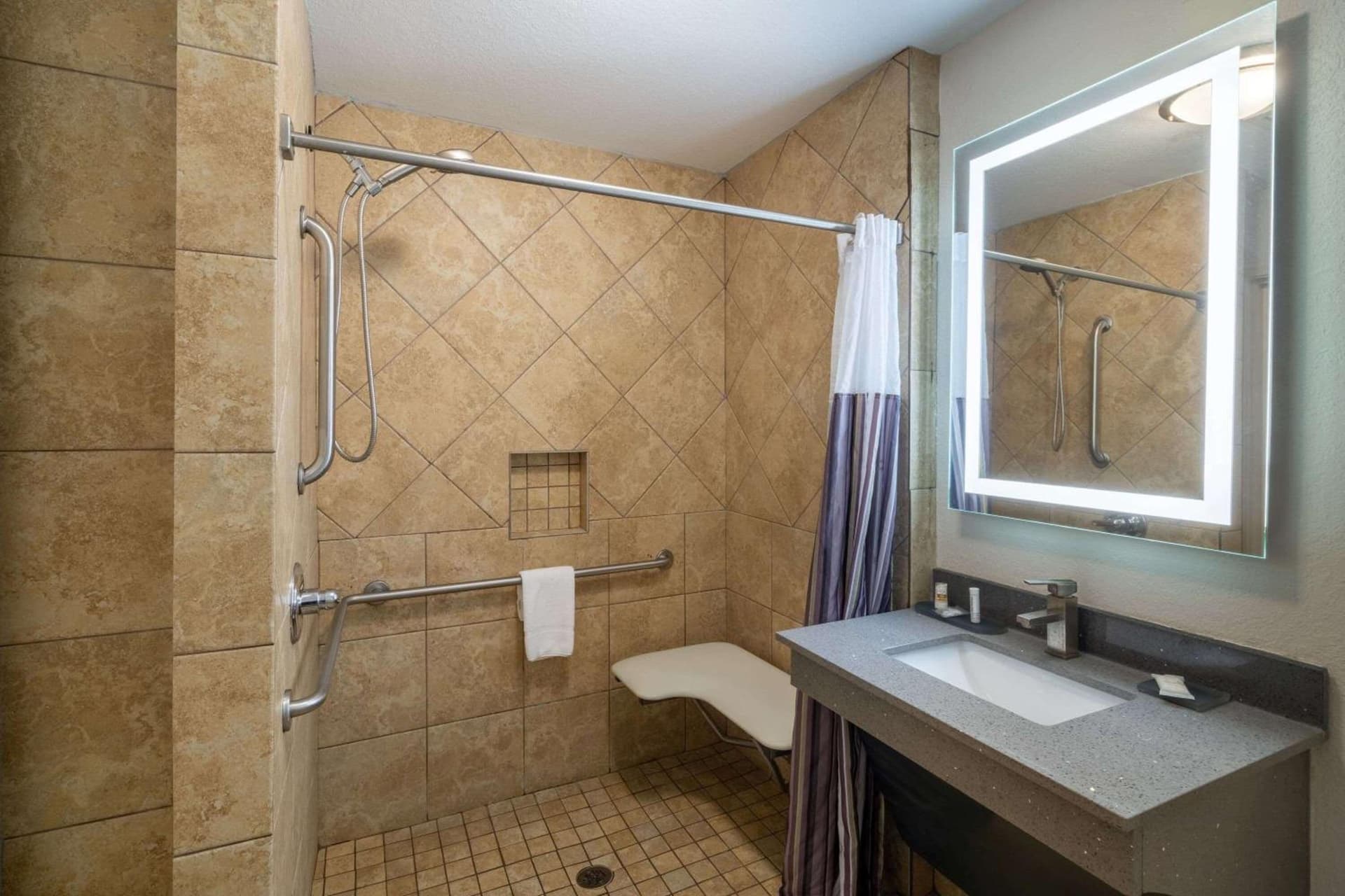 La Quinta by Wyndham Prattville gallery photo in Prattville, AL — image 32