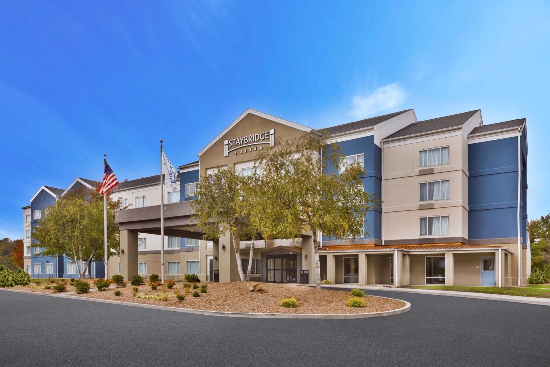 Staybridge Suites Pittsburgh Airport by IHG interior in Pittsburgh, PA — gallery photo 2
