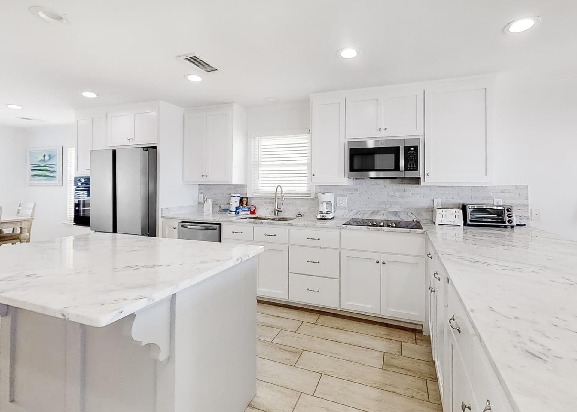 Ala. White Sands by Meyer Vacation Rentals interior in Gulf Shores, AL — gallery photo 2