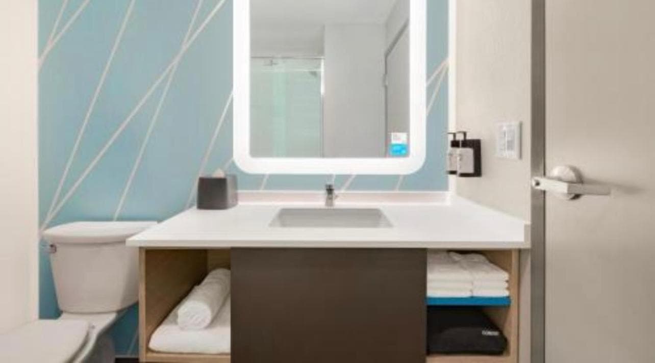 avid hotels - Macon North by IHG interior in Macon, GA — gallery photo 2