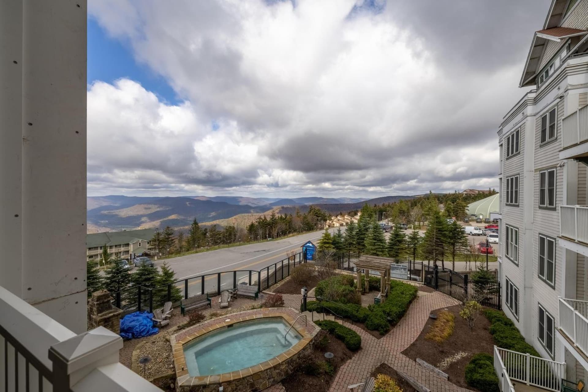 Seneca Unit 100 featured exterior or lobby in Snowshoe — similar hotel