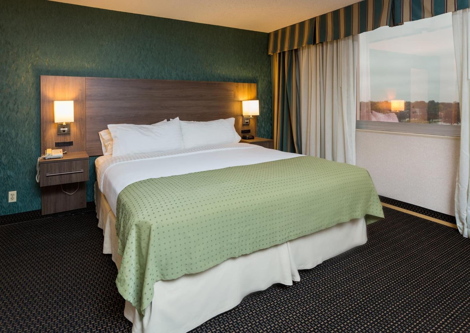 Holiday Inn Des Moines-Downtown-Mercy Campus by IHG gallery photo in Des Moines, IA — image 8