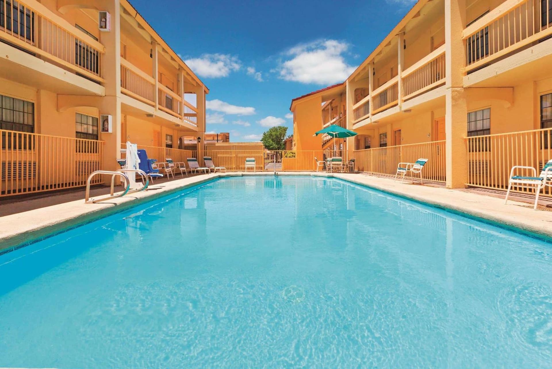 Baymont by Wyndham Lubbock - Downtown Civic Center interior in Lubbock, TX — gallery photo 2