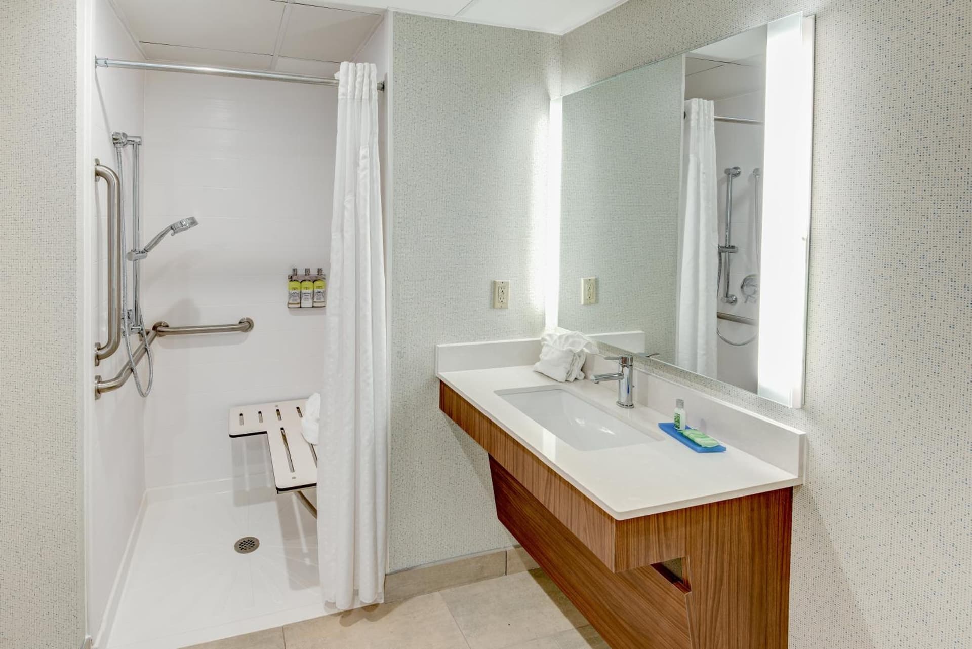 Holiday Inn Express & Suites West Long Branch - Eatontown by IHG gallery photo in West Long Branch, NJ — image 47