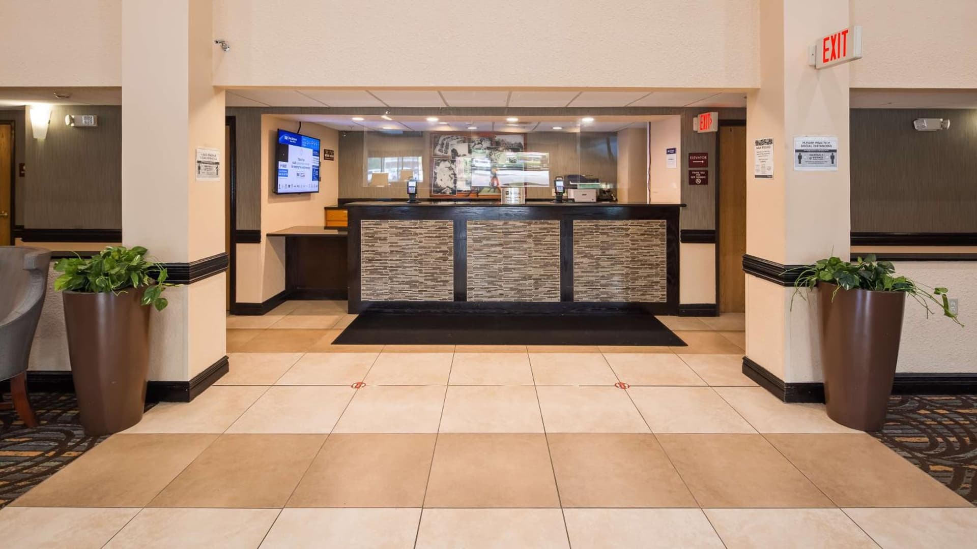 Best Western Plus Newark/Christiana Inn interior in Bear, DE — gallery photo 2