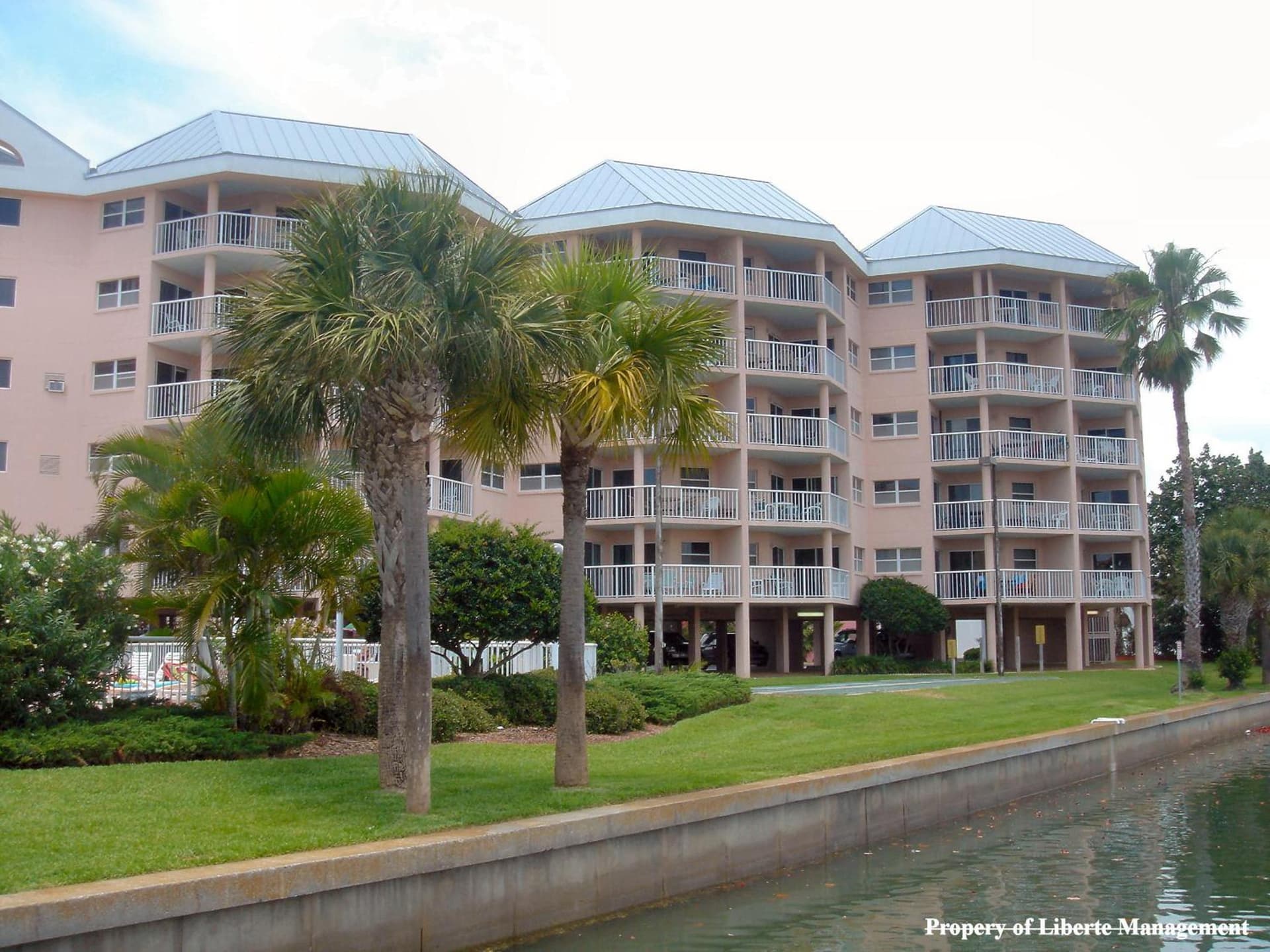 Sunrise Resort by Liberte' interior in St Pete Beach — gallery photo 2