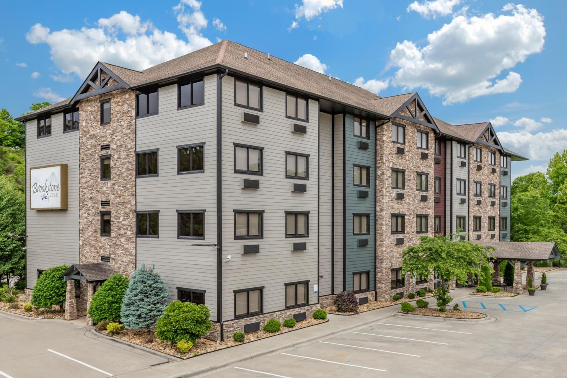 Brookstone Lodge near Biltmore Village, an Ascend Collection Hotel gallery photo in Asheville, NC — image 41