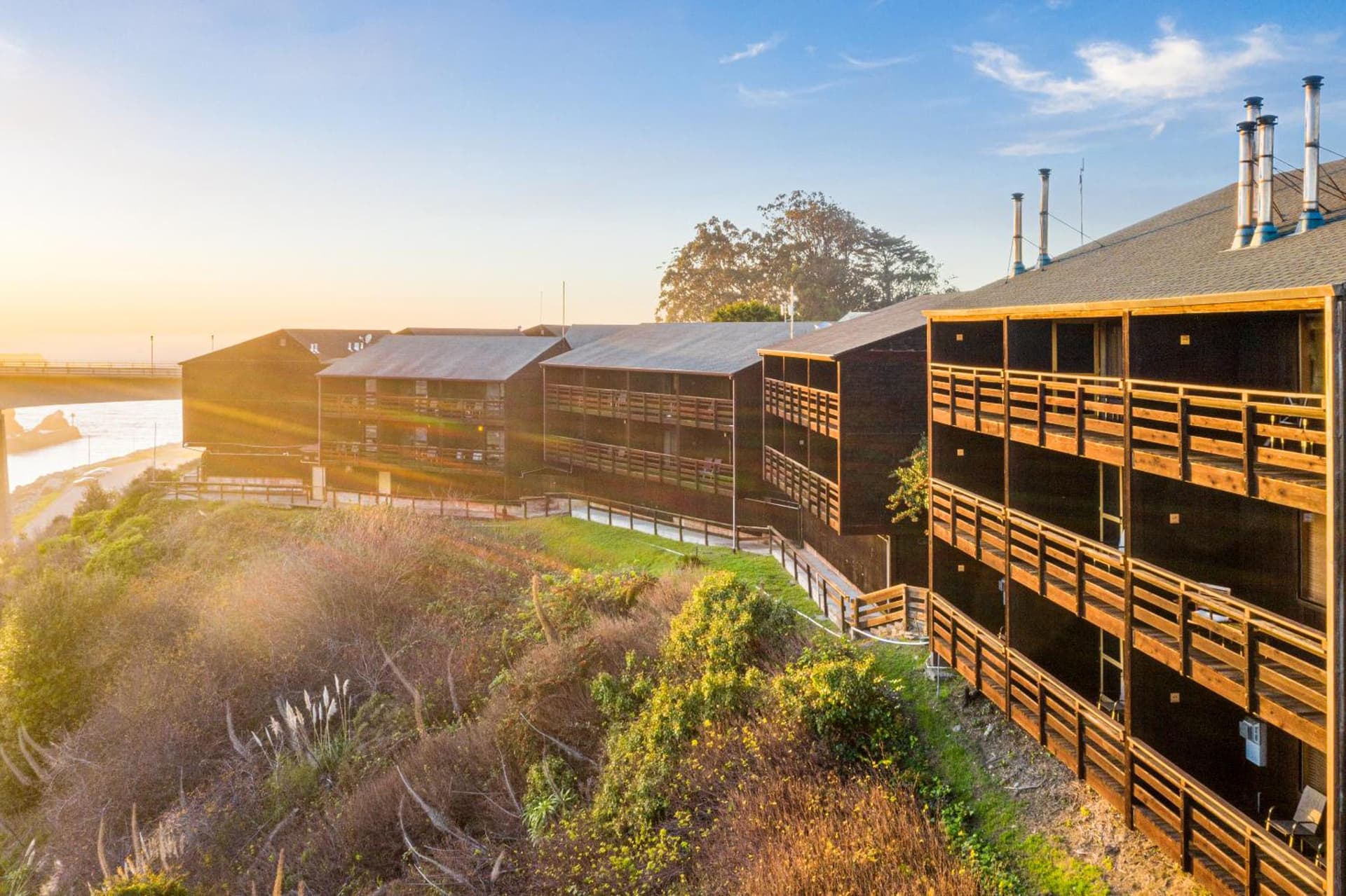 Harbor Lite Lodge property views in Fort Bragg, CA — gallery photo 3