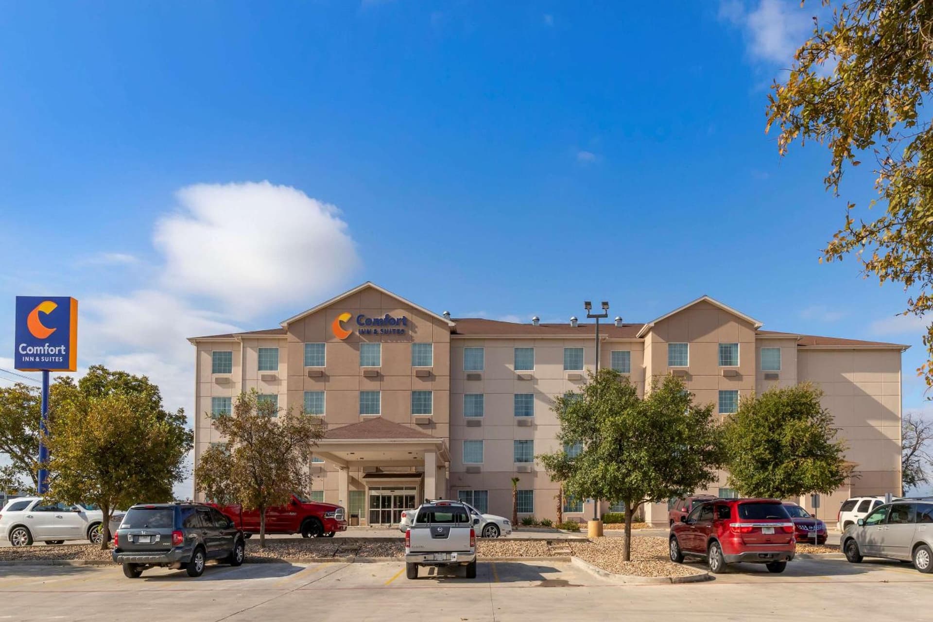 Spark by Hilton Selma interior in Selma, TX — gallery photo 2