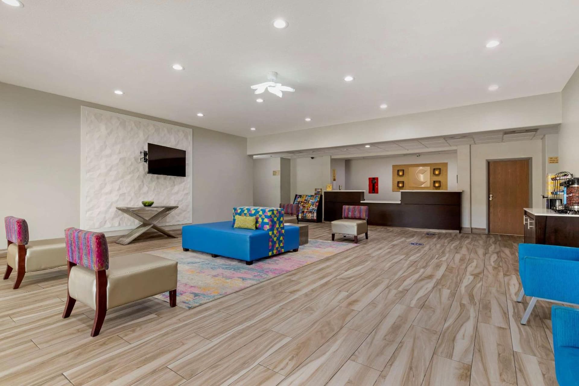 Spark by Hilton Selma property views in Selma, TX — gallery photo 3