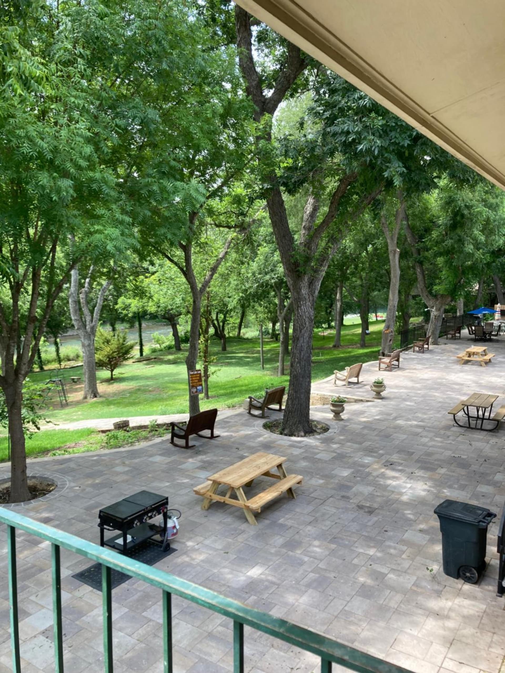 Horseshoe Riverside Lodge gallery photo in Canyon Lake, TX — image 41