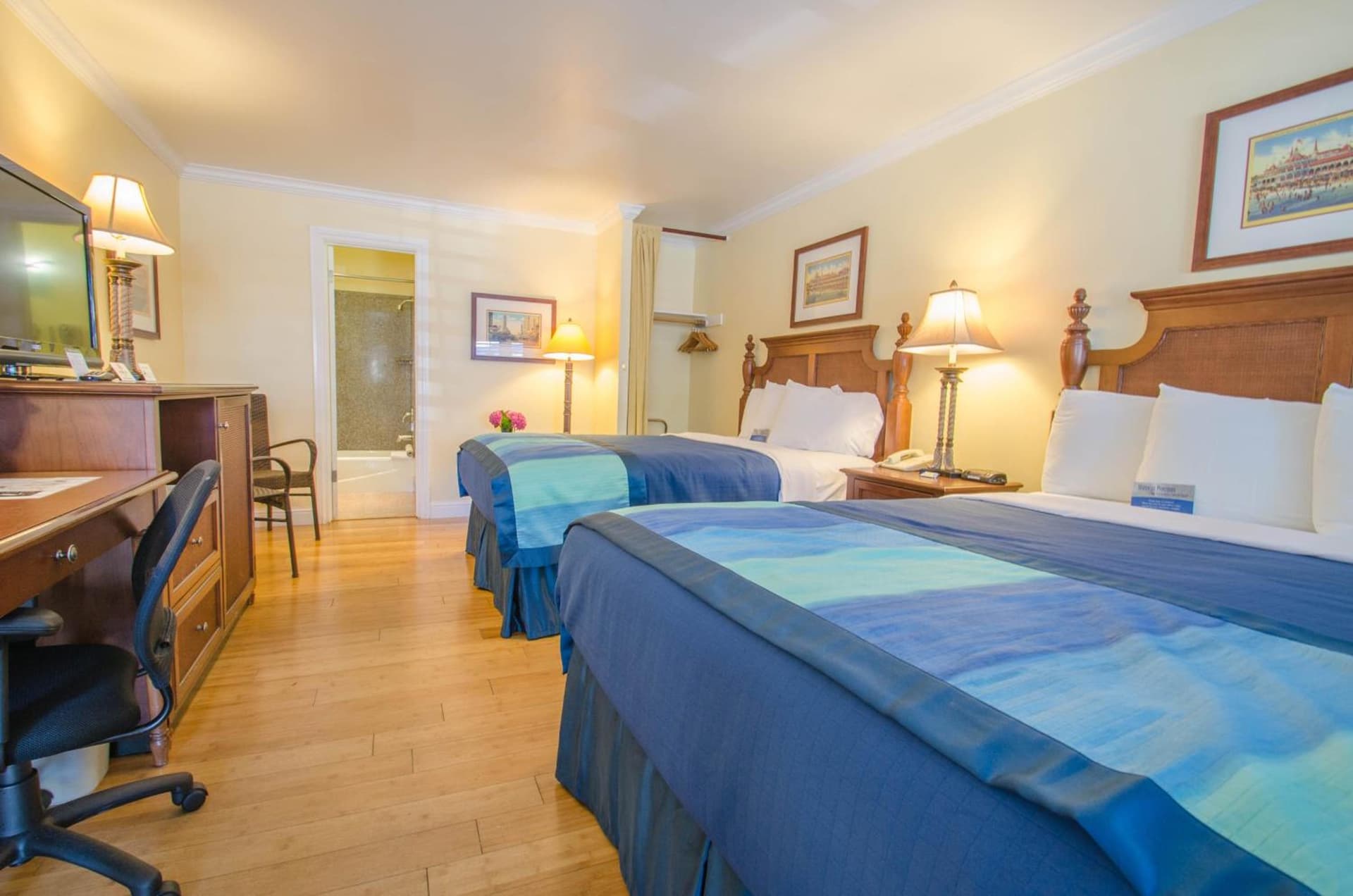 Continental Inn gallery photo in Santa Cruz, CA — image 24