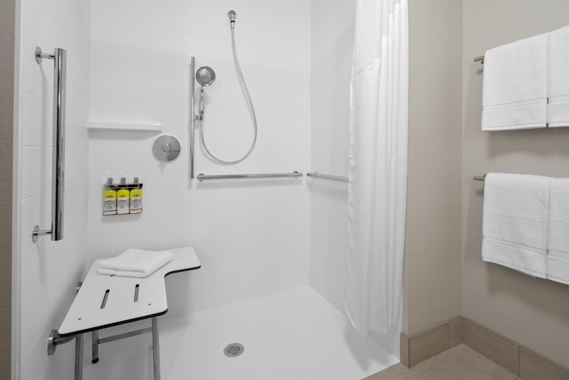 Holiday Inn Express & Suites - Elkhorn - Lake Geneva Area by IHG gallery photo in Elkhorn, WI — image 19