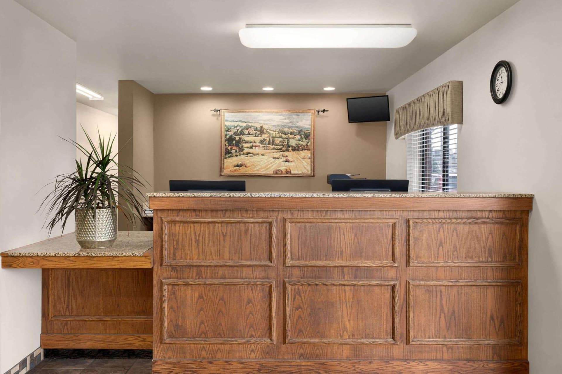 Baymont by Wyndham Buffalo property views in Buffalo, NY — gallery photo 3