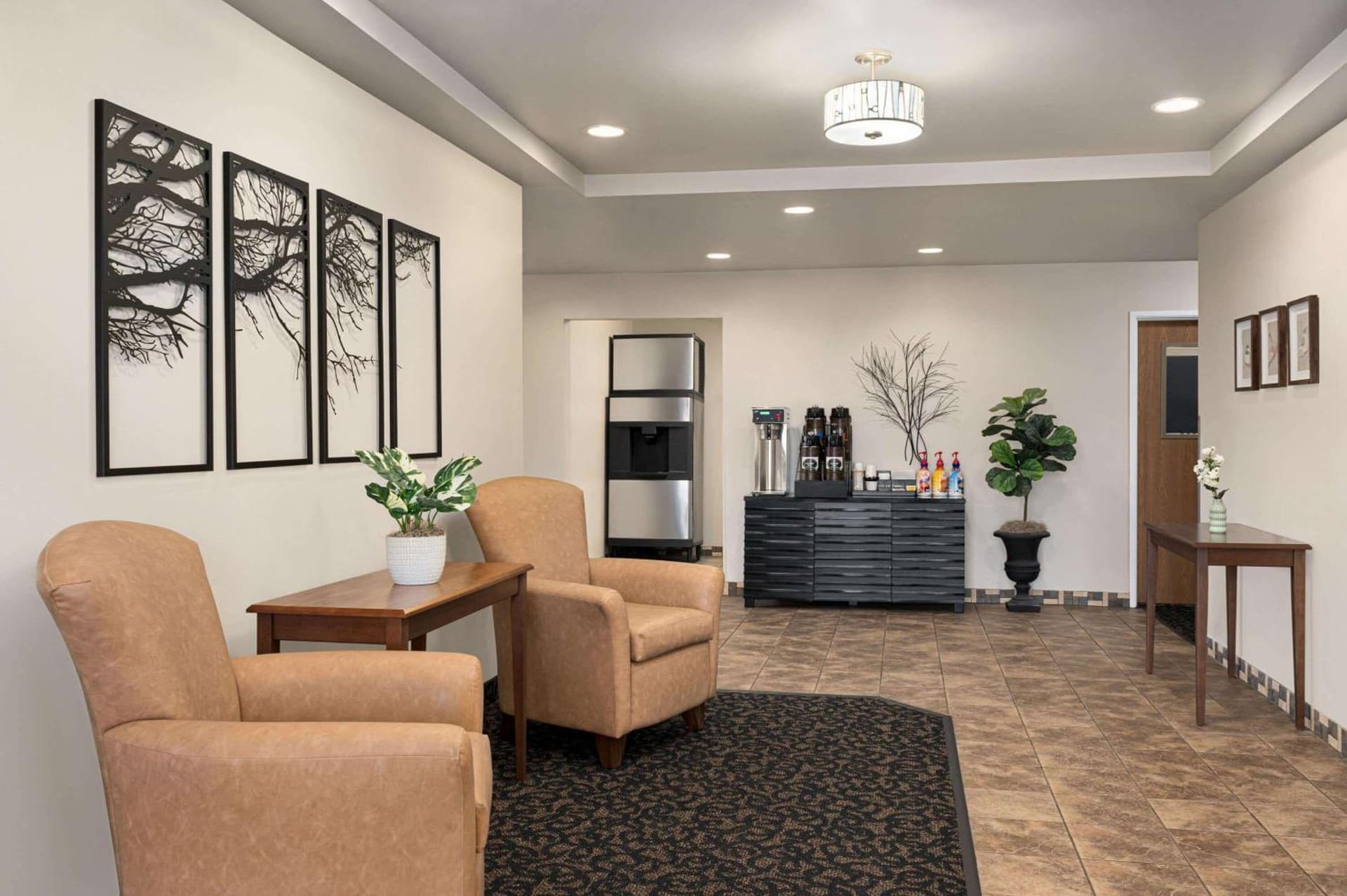 Baymont by Wyndham Buffalo property views in Buffalo, NY — gallery photo 3