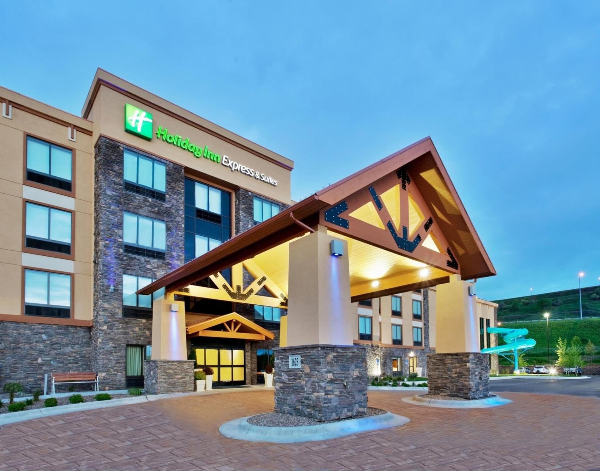 Holiday Inn Express and Suites Great Falls by IHG interior in Great Falls, MT — gallery photo 2