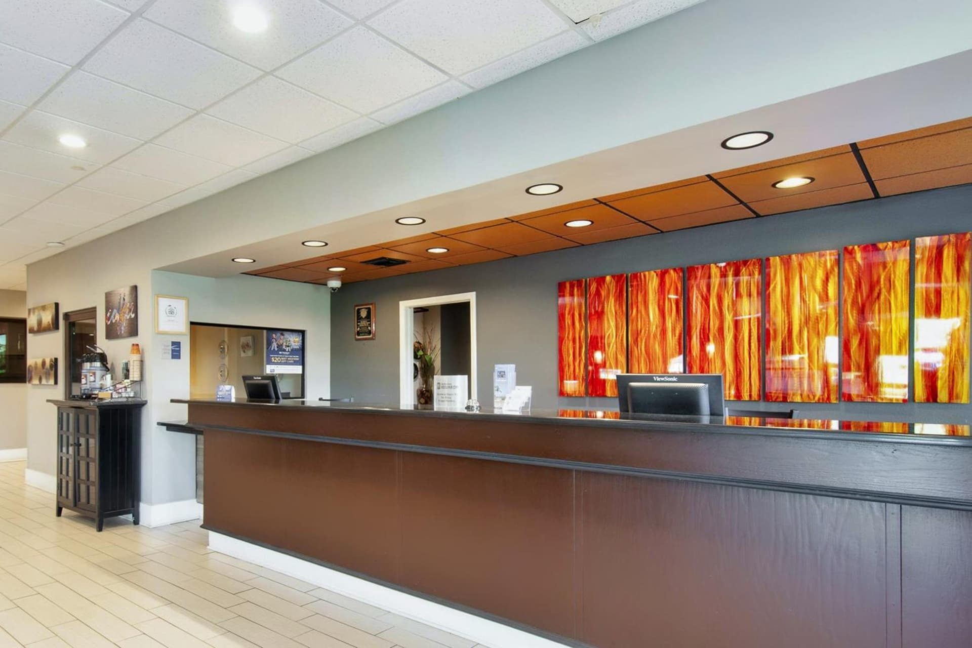 Days Inn & Suites by Wyndham Johnson City property views in Johnson City, TN — gallery photo 3