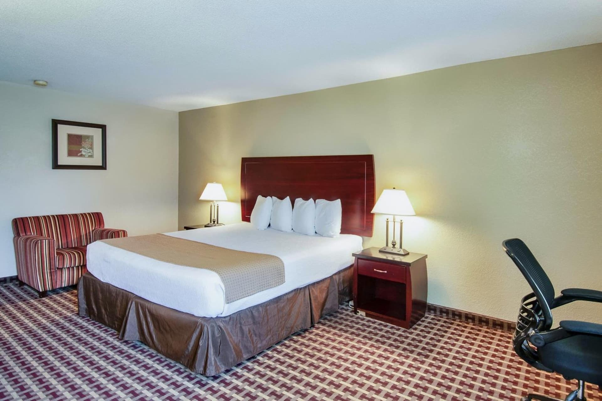 Days Inn & Suites by Wyndham Johnson City gallery photo in Johnson City, TN — image 6