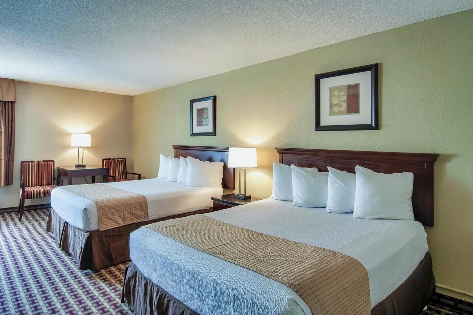Days Inn & Suites by Wyndham Johnson City gallery photo in Johnson City, TN — image 4