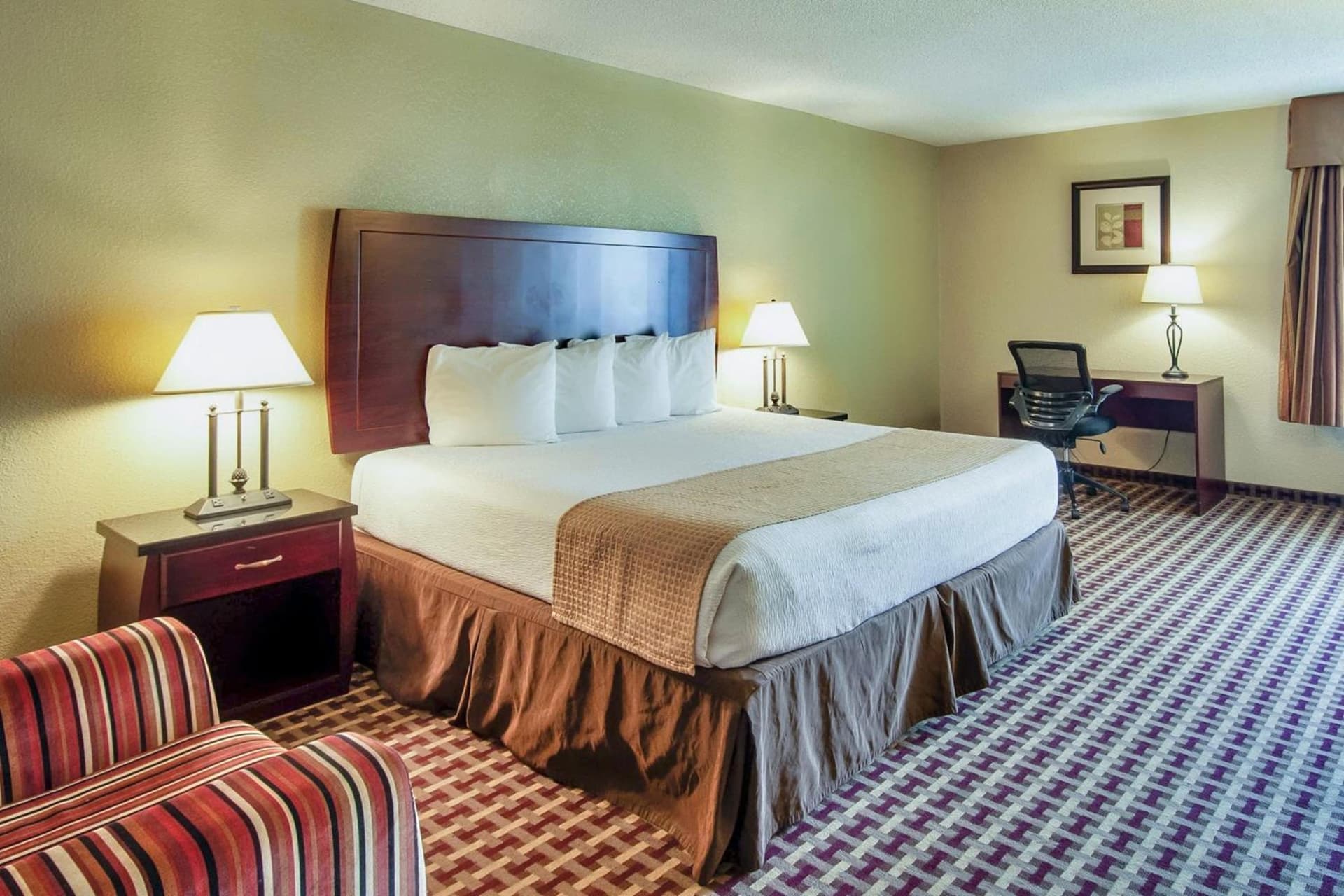Days Inn & Suites by Wyndham Johnson City gallery photo in Johnson City, TN — image 19