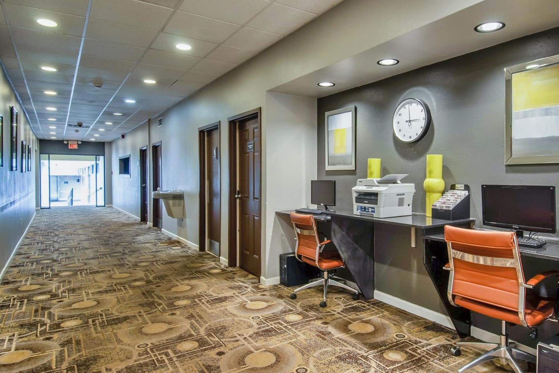 Days Inn & Suites by Wyndham Johnson City gallery photo in Johnson City, TN — image 33