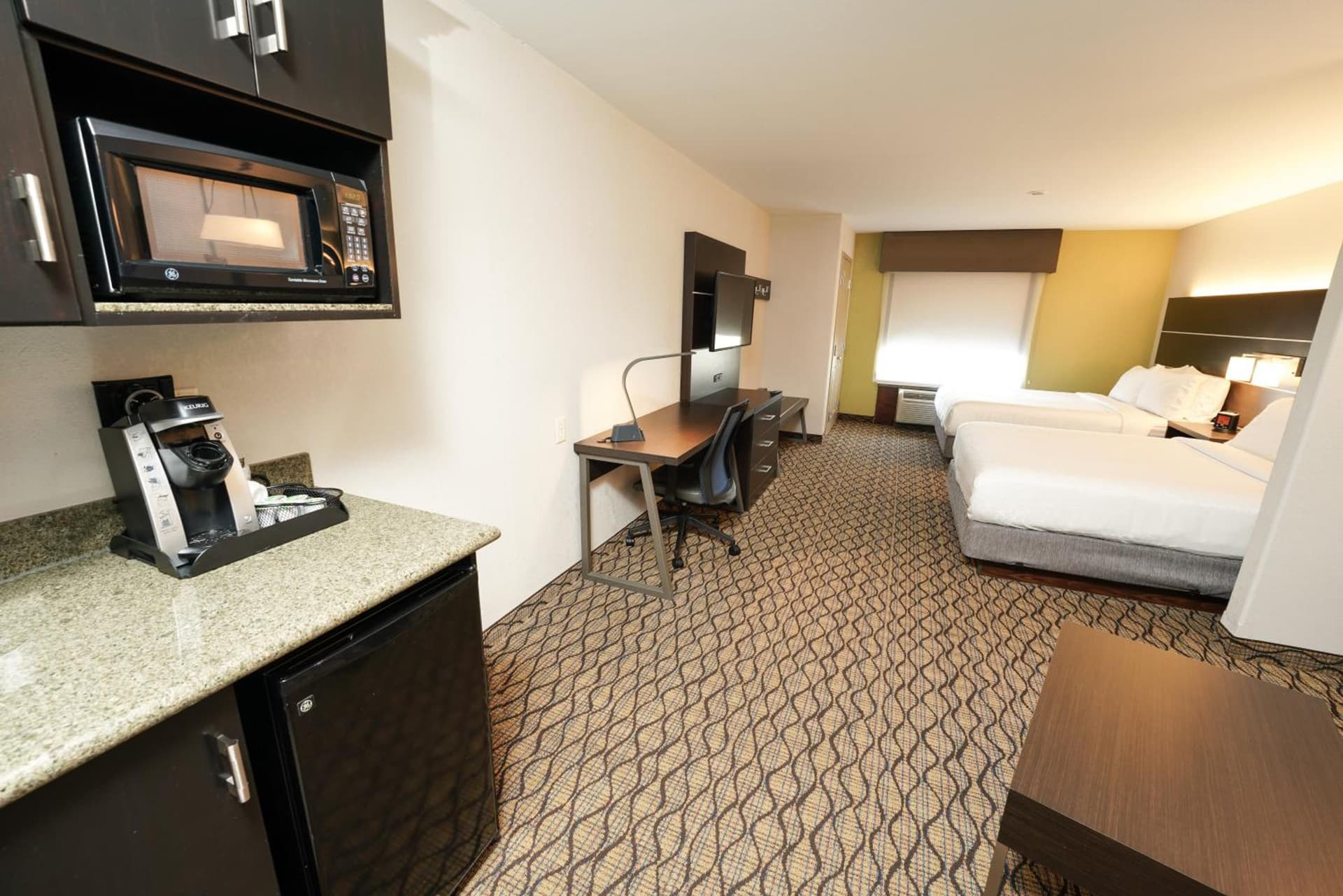 Holiday Inn Express and Suites Springfield Medical District by IHG gallery photo in Springfield, MO — image 14