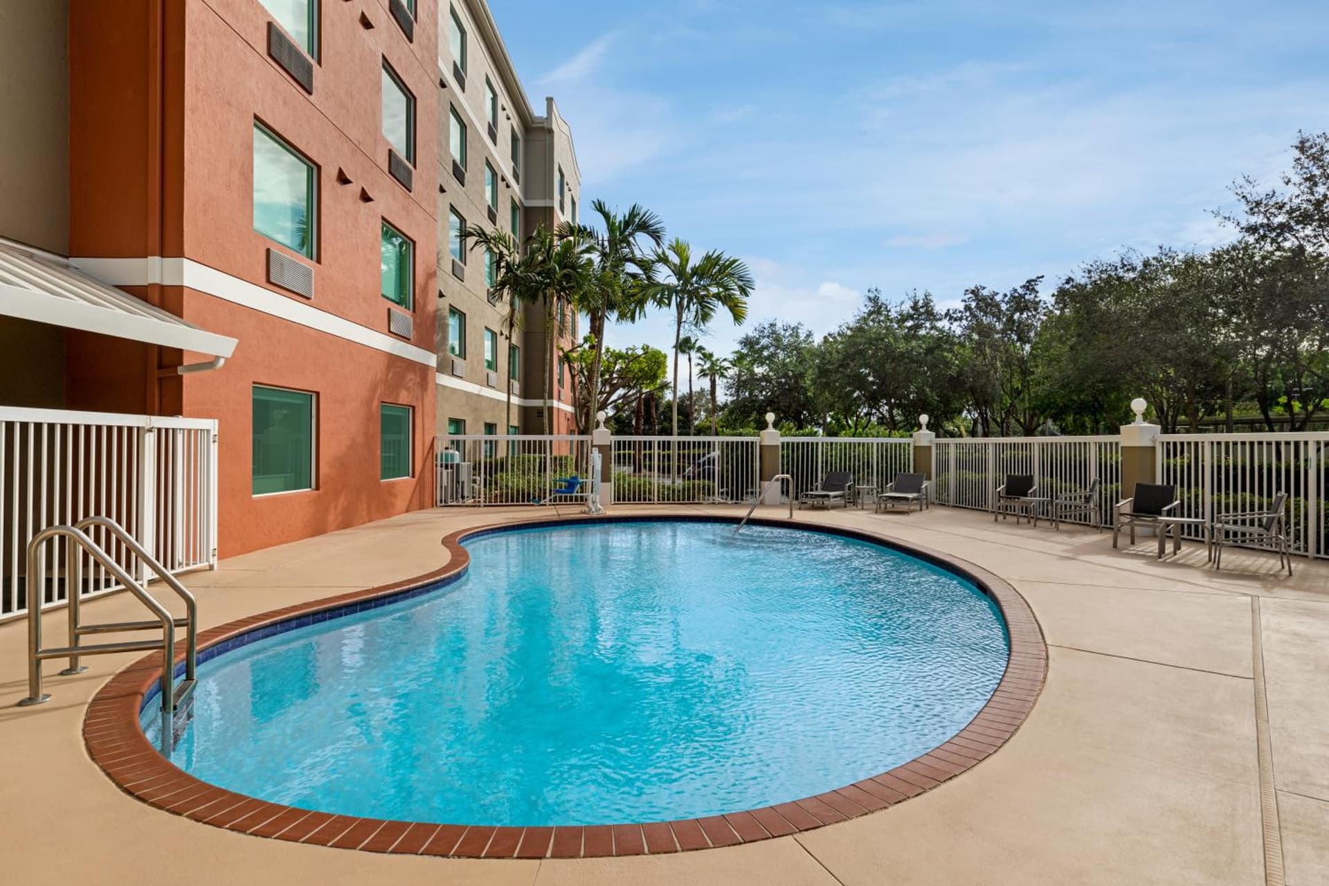 Holiday Inn Express & Suites Pembroke Pines-Sheridan St by IHG gallery photo in Pembroke Pines, FL — image 35