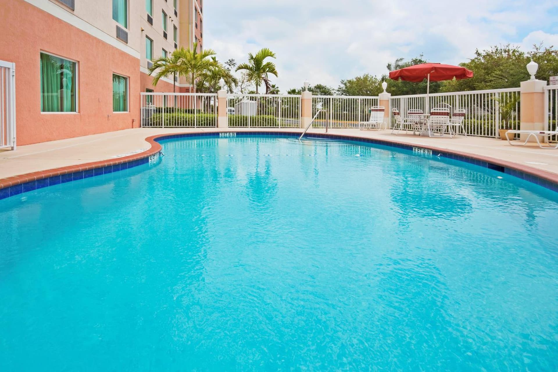 Holiday Inn Express & Suites Pembroke Pines-Sheridan St by IHG gallery photo in Pembroke Pines, FL — image 65