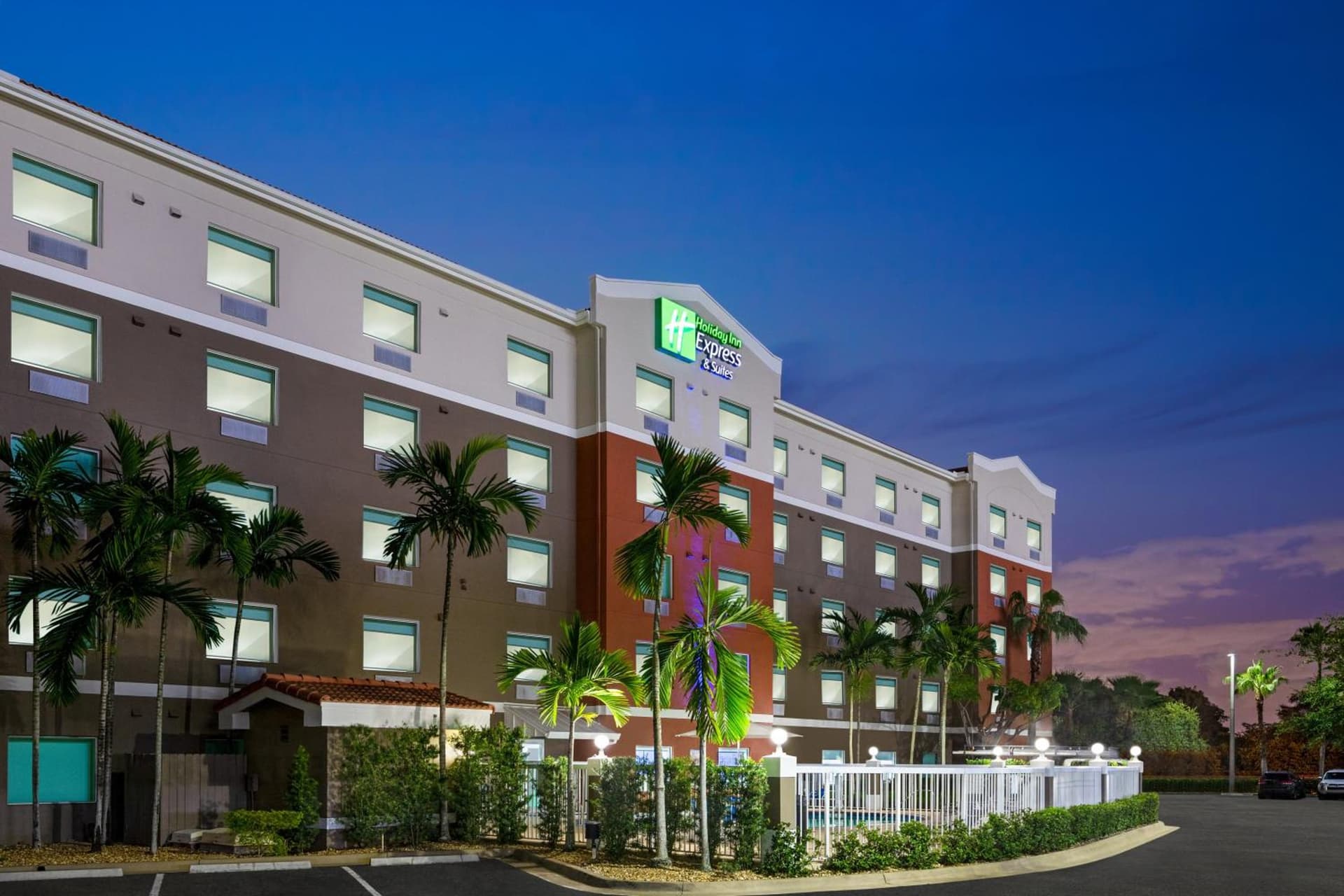 Holiday Inn Express & Suites Pembroke Pines-Sheridan St by IHG — hotel in Pembroke Pines, Florida