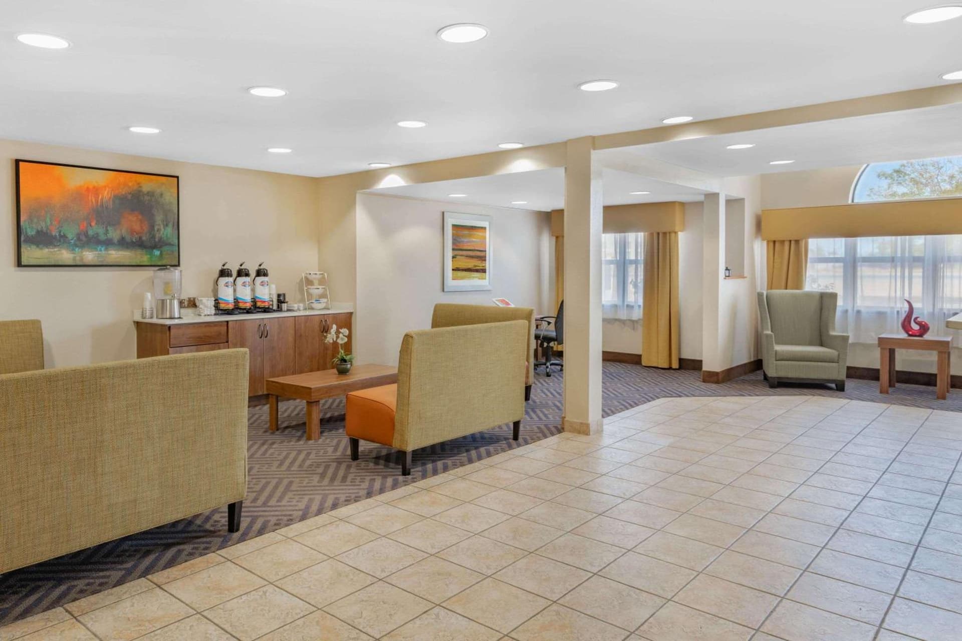 Baymont by Wyndham Farmington interior in Farmington, NM — gallery photo 2