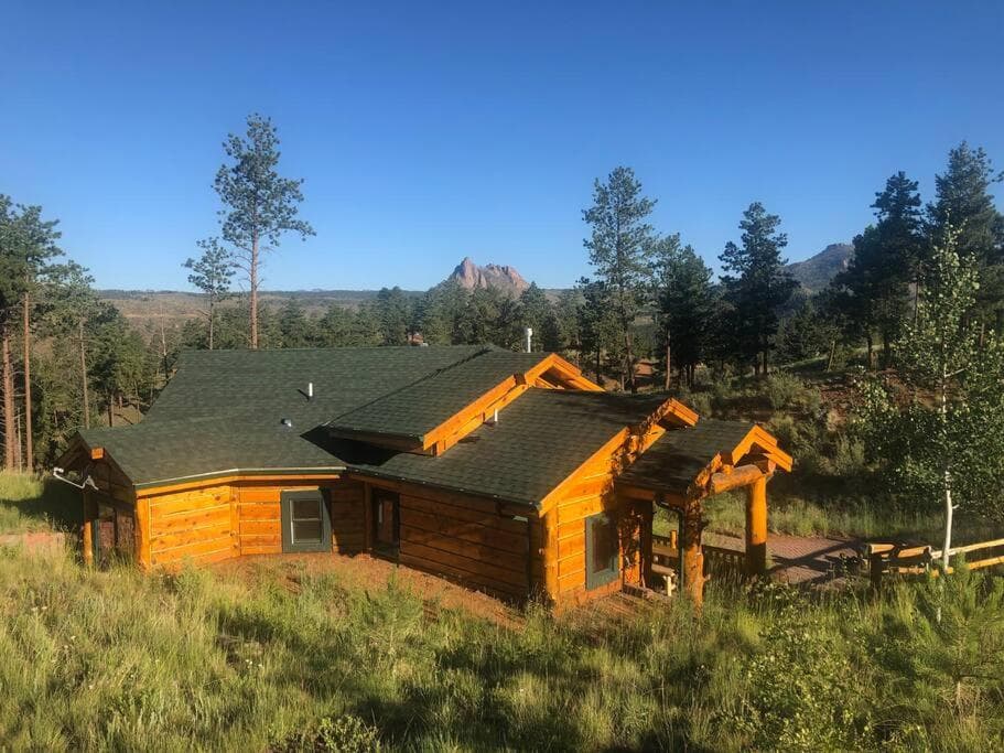 Pikes Peak Resort - Bear Den Cabin - Where Luxury and Wilderness Meet featured exterior or lobby in Westcreek, CO — similar hotel