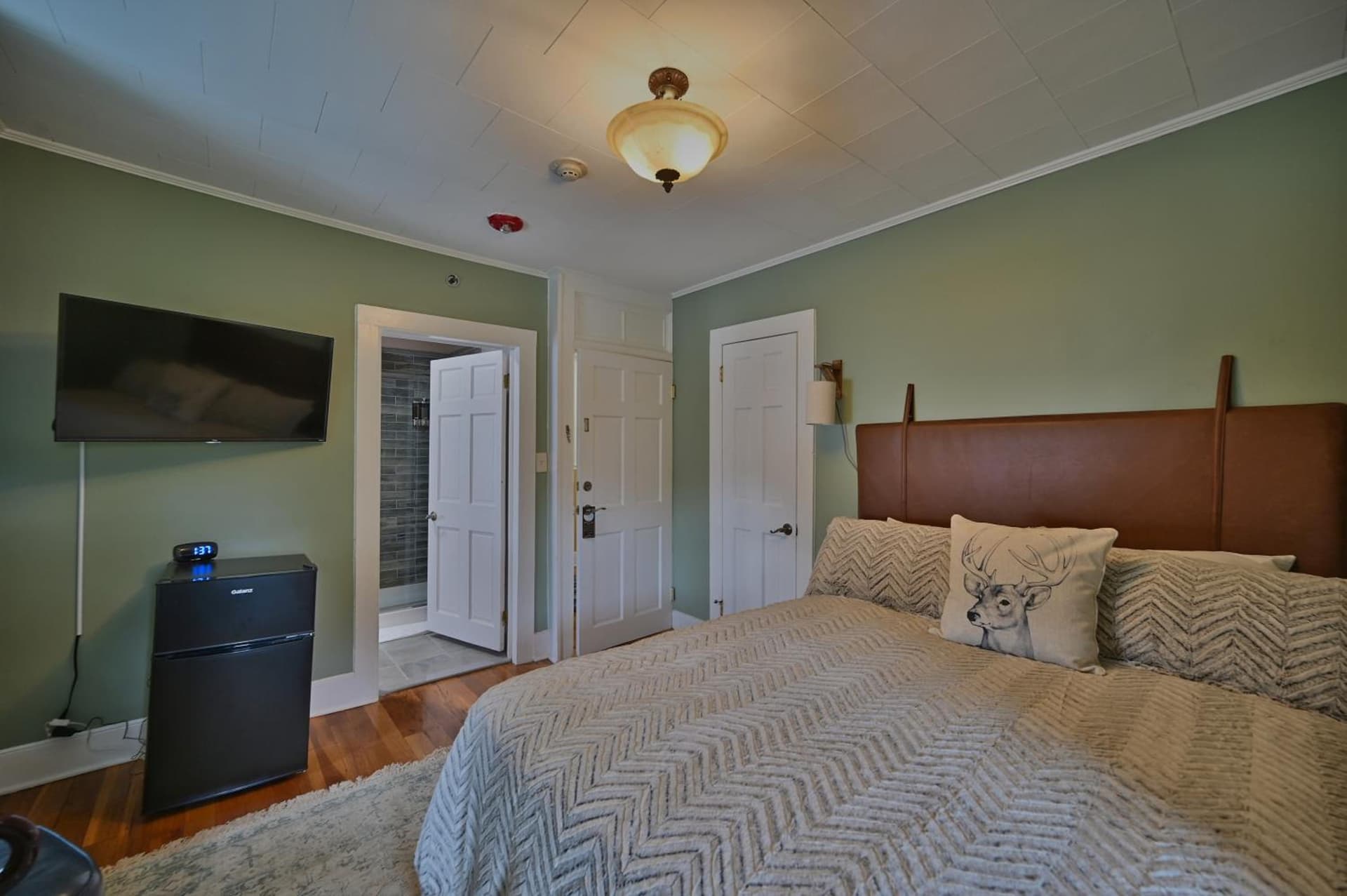 Tom Quick Inn gallery photo in Milford, PA — image 96