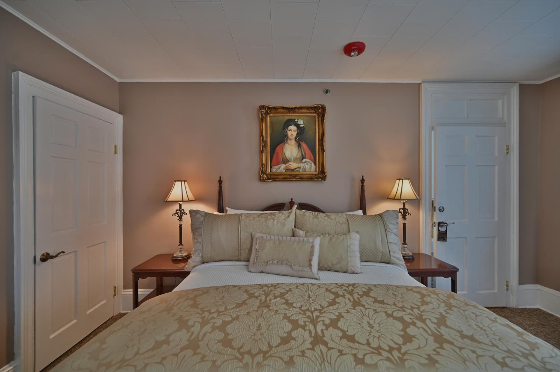 Tom Quick Inn gallery photo in Milford, PA — image 87