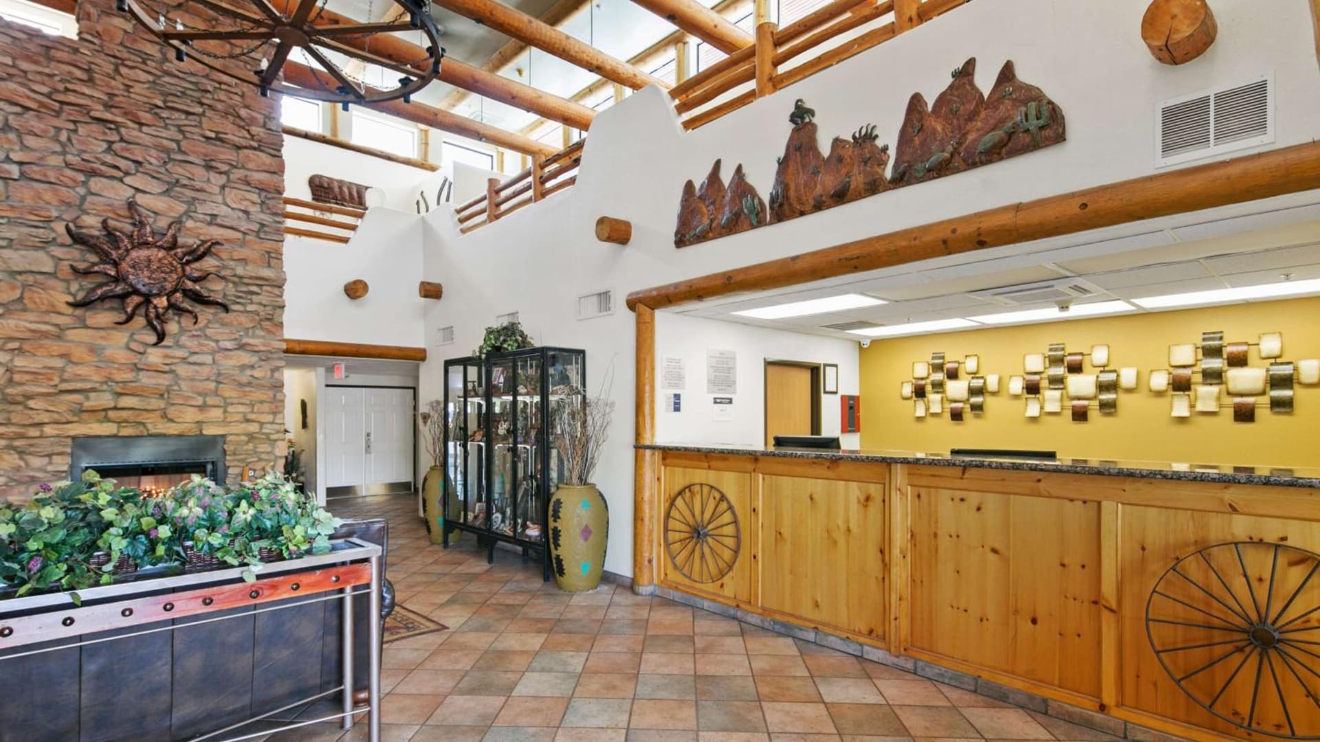 Best Western Gold Canyon Inn & Suites property views in Gold Canyon, AZ — gallery photo 3