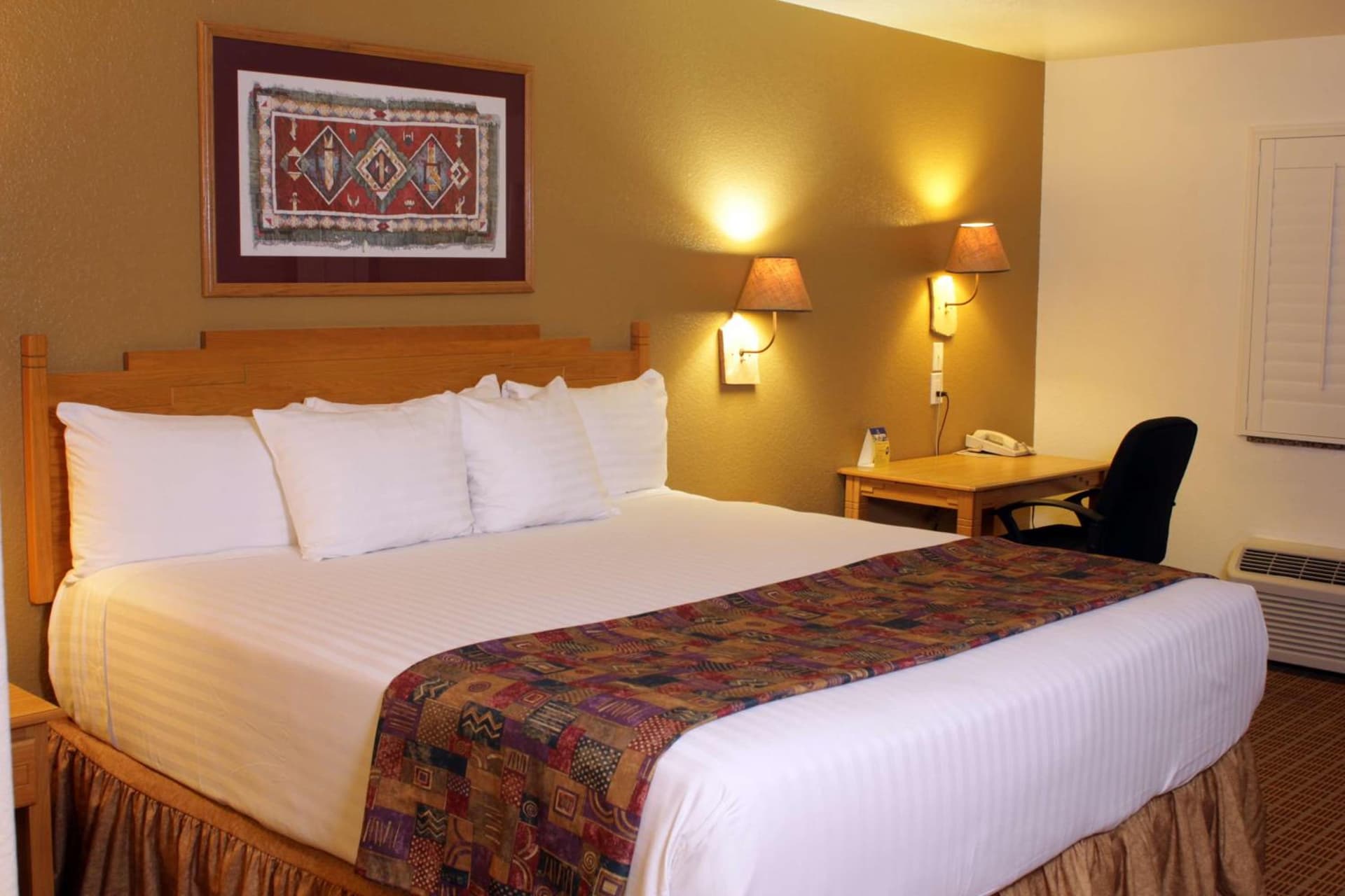 Best Western Gold Canyon Inn & Suites interior in Gold Canyon, AZ — gallery photo 2