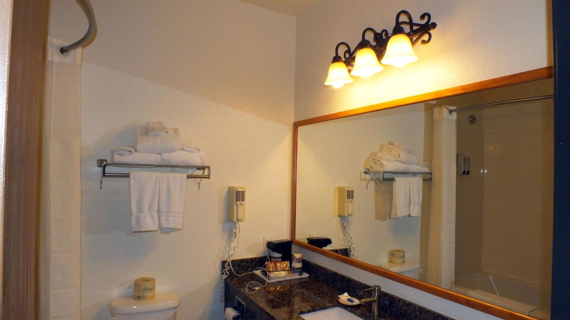 Best Western Gold Canyon Inn & Suites interior in Gold Canyon, AZ — gallery photo 2