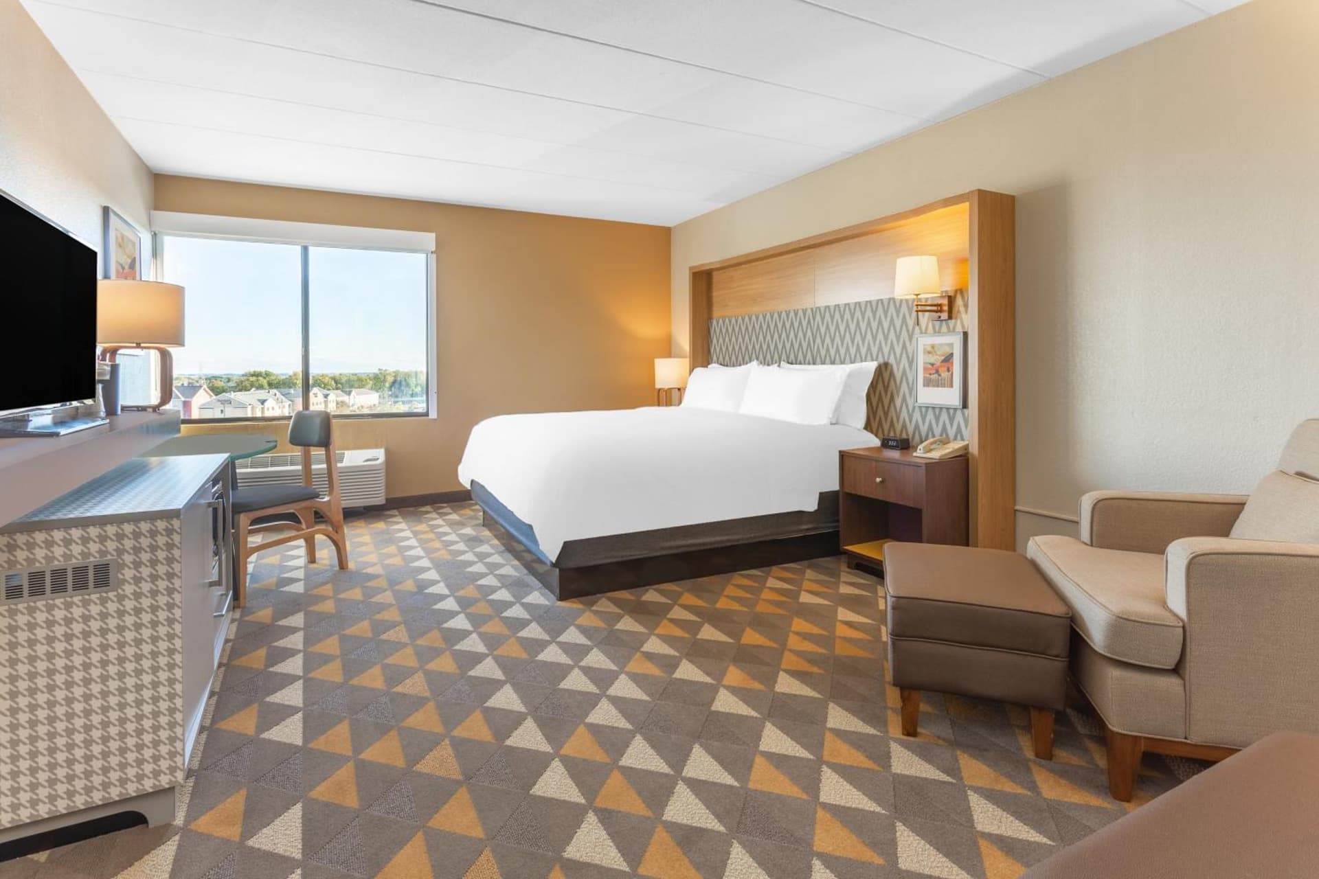 Holiday Inn Rockford I-90&Rt 20 State St by IHG property views in Rockford, IL — gallery photo 3