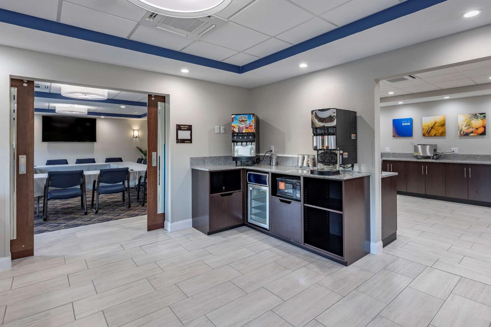 Comfort Suites St Louis - Sunset Hills gallery photo in Saint Louis, MO — image 11