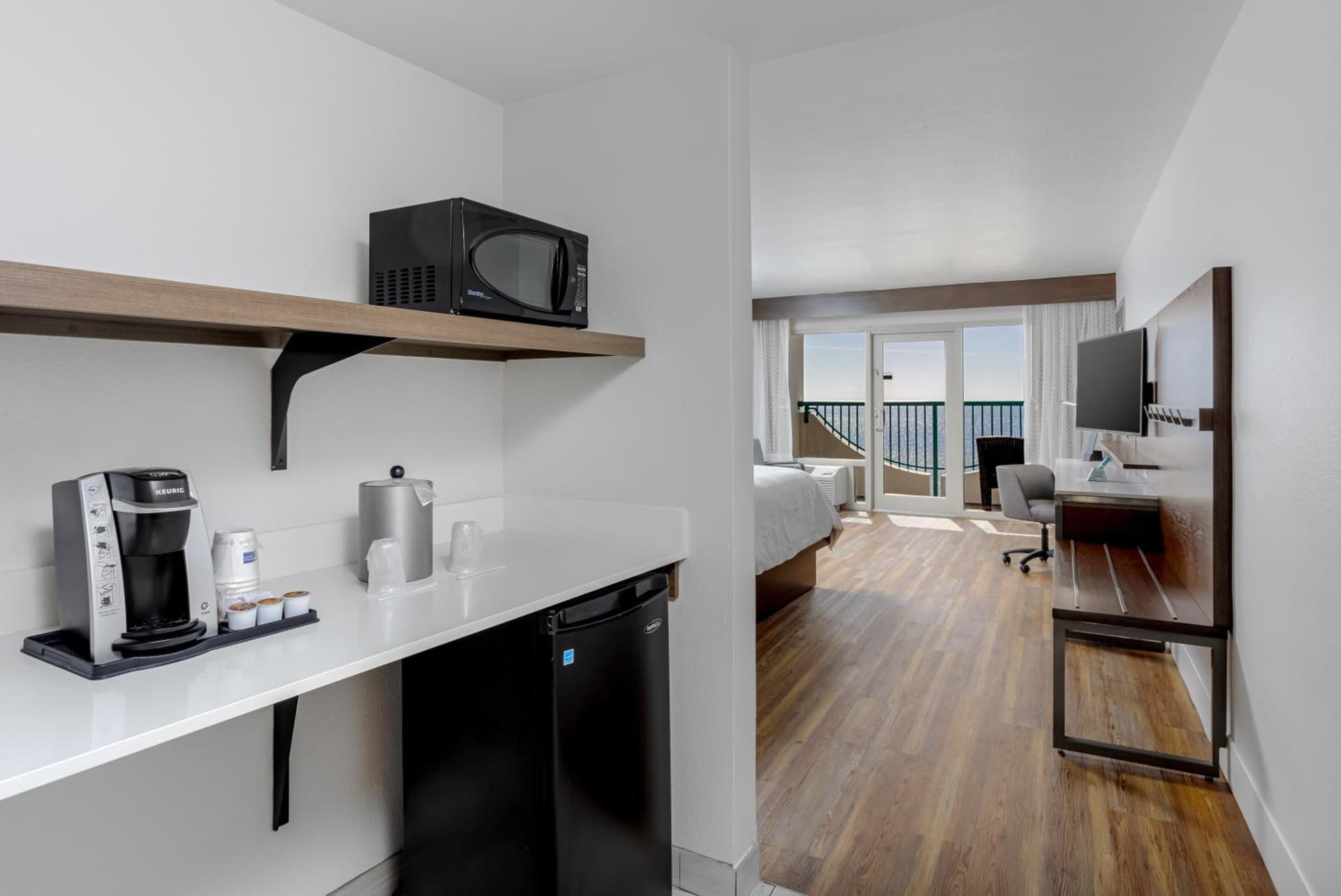 Holiday Inn Express Pensacola Beach by IHG gallery photo in Pensacola Beach, FL — image 9
