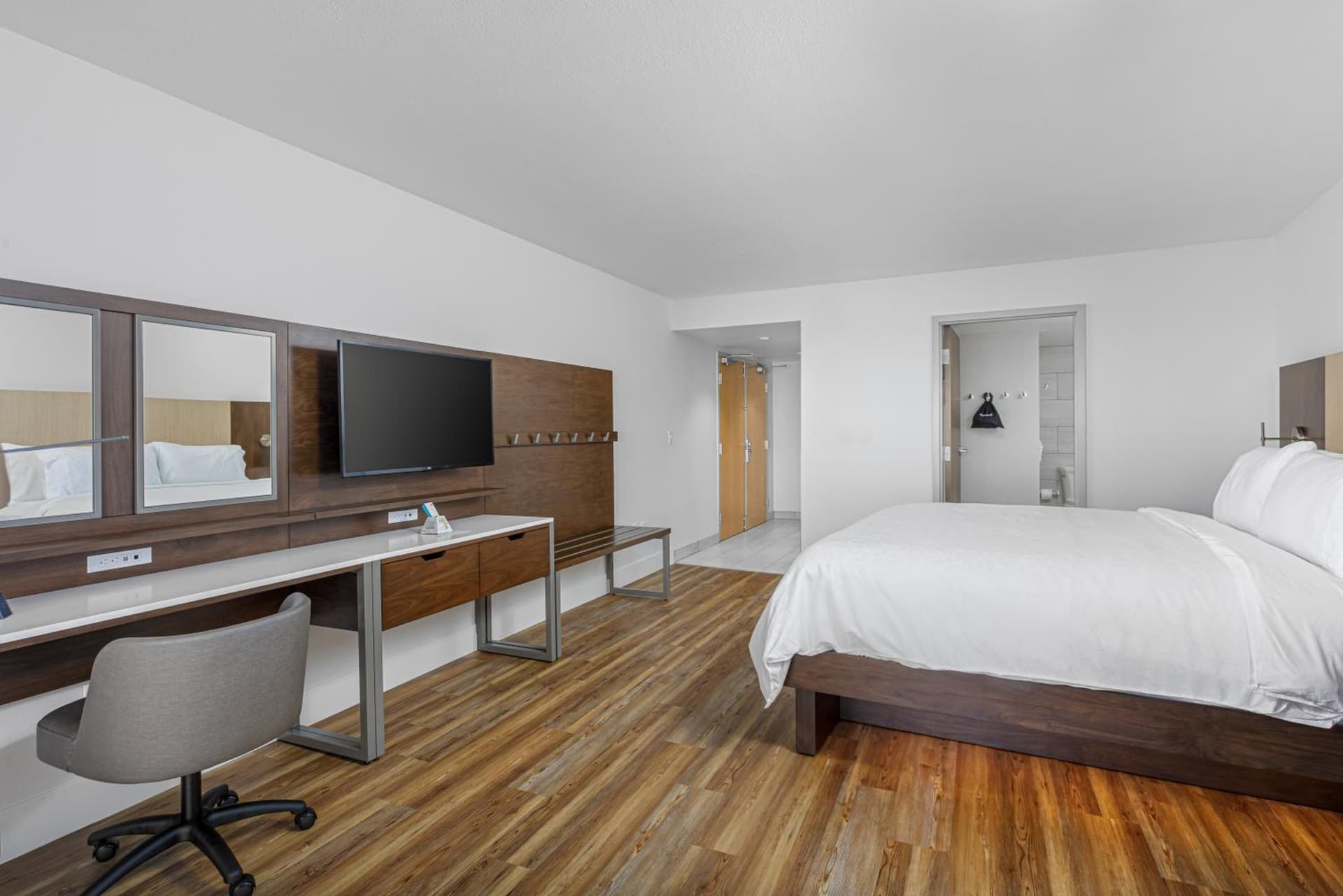 Holiday Inn Express Pensacola Beach by IHG gallery photo in Pensacola Beach, FL — image 47