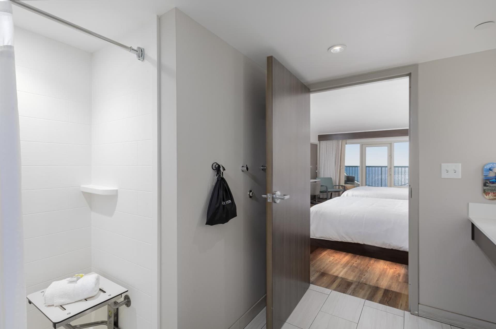 Holiday Inn Express Pensacola Beach by IHG gallery photo in Pensacola Beach, FL — image 24