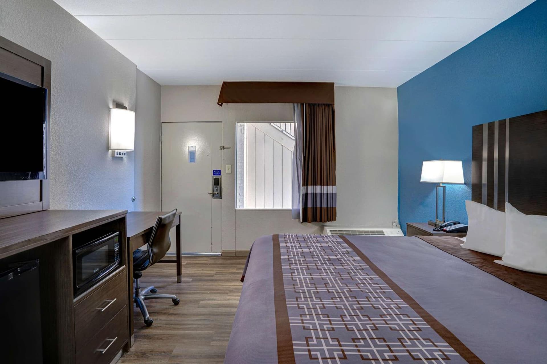 Motel 6 Burlington gallery photo in Burlington, NC — image 19