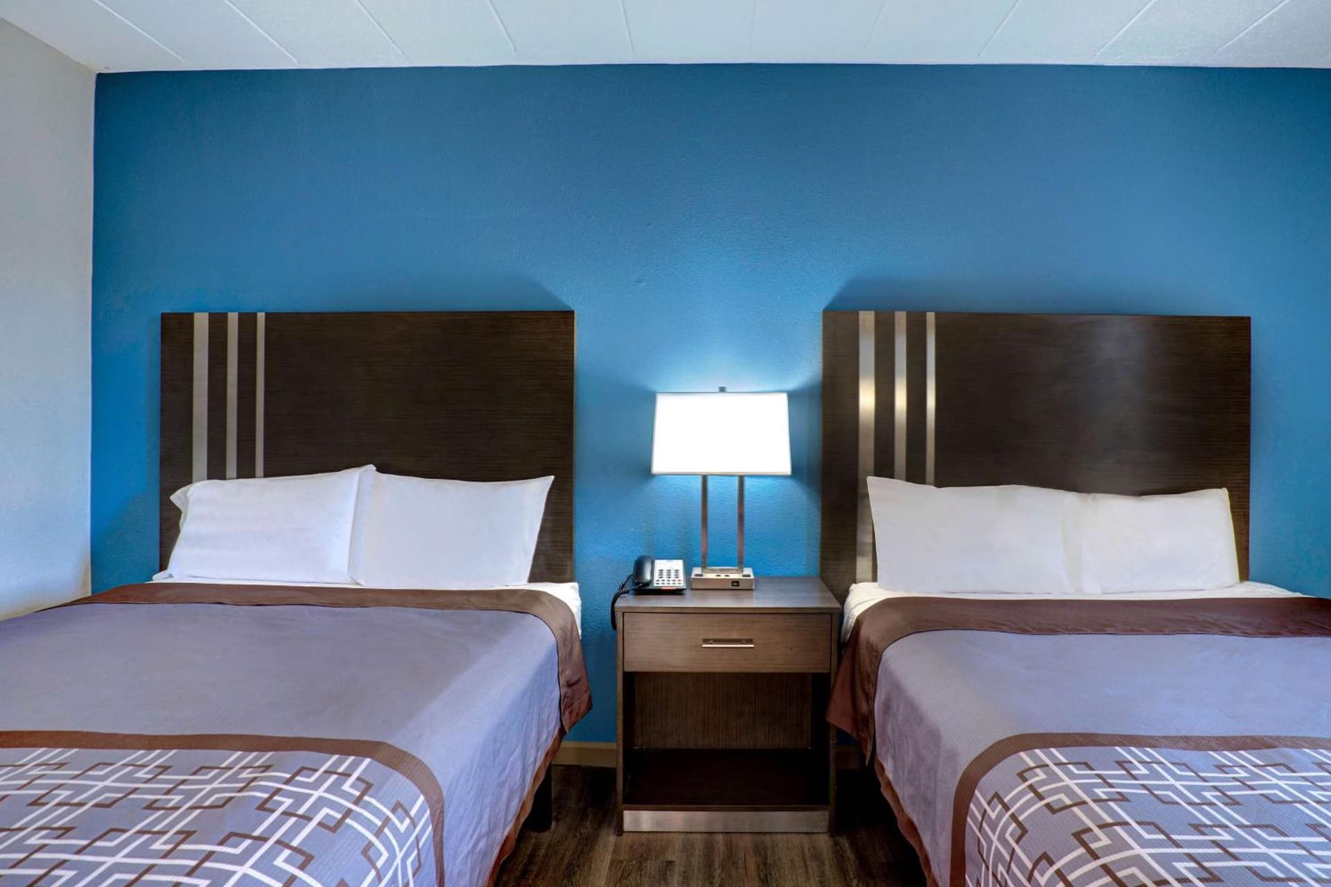 Motel 6 Burlington gallery photo in Burlington, NC — image 11