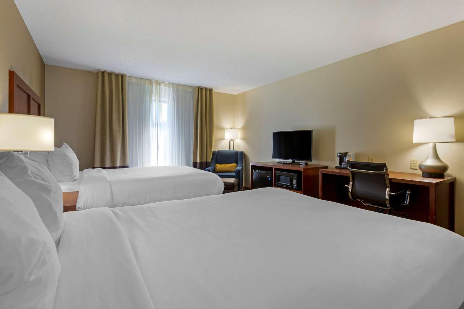 Comfort Inn & Suites Cambridge gallery photo in Cambridge, MD — image 25