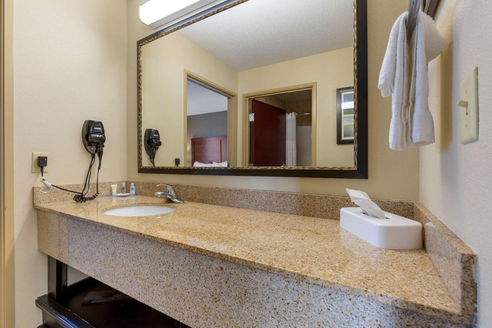 Comfort Inn & Suites Cambridge gallery photo in Cambridge, MD — image 26