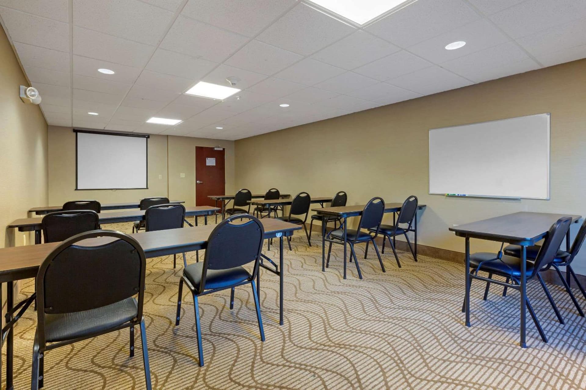 Comfort Inn & Suites Cambridge gallery photo in Cambridge, MD — image 4